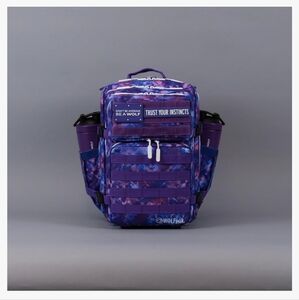NWT Wolfpak 35L Backpack in Ice color/print